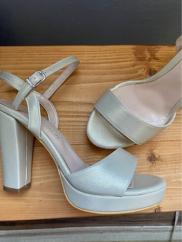 Platformlu dore ayakkabı - Görsel 3