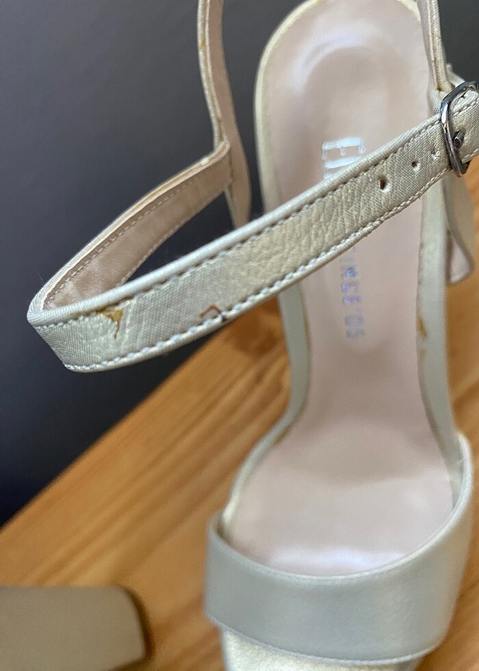 Platformlu dore ayakkabı - Görsel 5