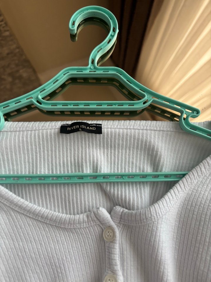 Düğmeli Beyaz Crop Top Uzun Kollu - Görsel 2