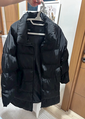 Siyah, Yüksek Yakalı diz üstü Kadın Kışlık Mont - Görsel 2