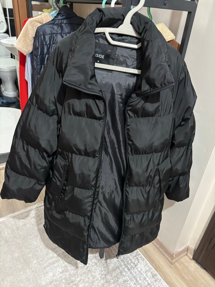 Siyah, Yüksek Yakalı diz üstü Kadın Kışlık Mont - Görsel 3