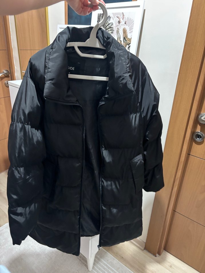 Siyah, Yüksek Yakalı diz üstü Kadın Kışlık Mont - Görsel 2