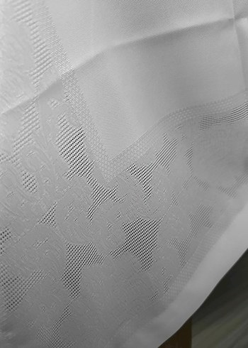 Beyaz Desenli dertsiz Masa Örtüsü - Görsel 2