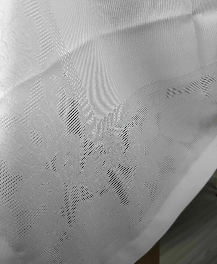 Beyaz Desenli dertsiz Masa Örtüsü - Görsel 2