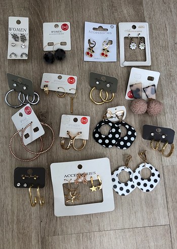 Bohem Mini Altın Küpeler, Puantiyeli ve Boncuklu