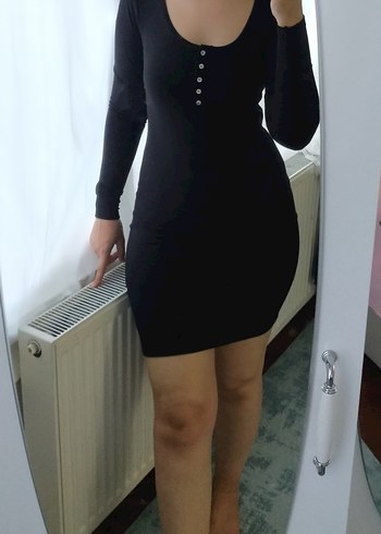 Düğmeli Siyah V Yakalı Mini Elbise