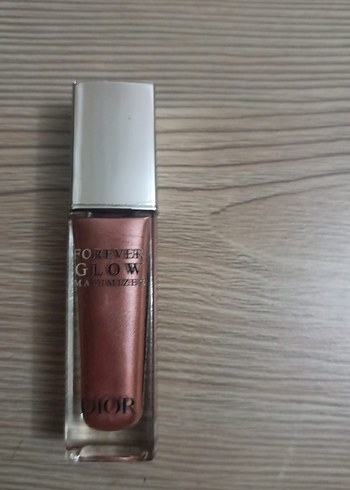 Dior Parlak Bej Dudak Parlatıcısı