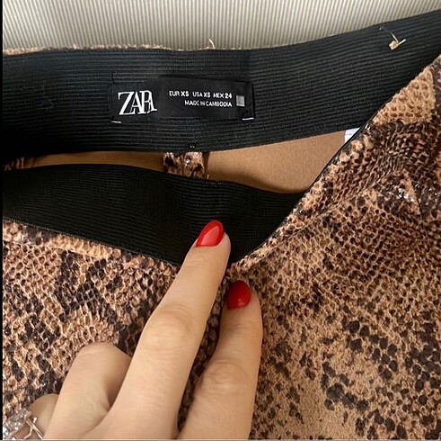 Zara Yılan desenli tayt