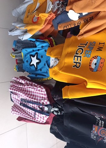 Sarı Baskılı Erkek Çocuk Sweatshirt takımları 1 ile 4 yaş arası - Görsel 2