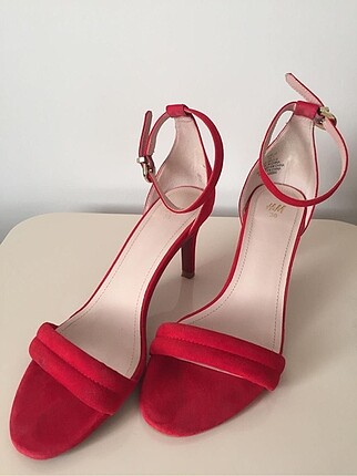 H&M Kırmızı topuklu ayakkabı