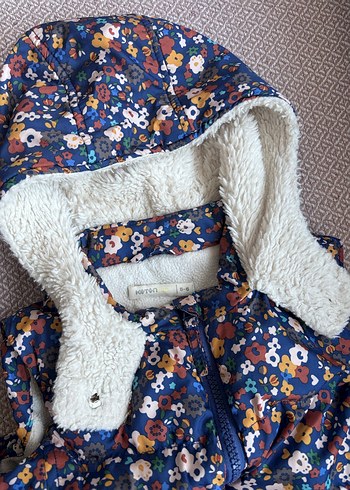 Kapüşonlu Çiçek Desenli Kız Yeleği - Görsel 2