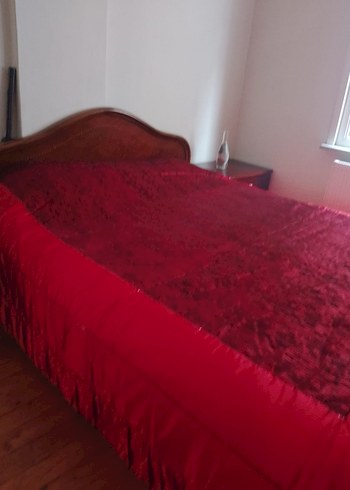 İşlemeli Bordo Parlak Yatak Örtüsü - Görsel 3