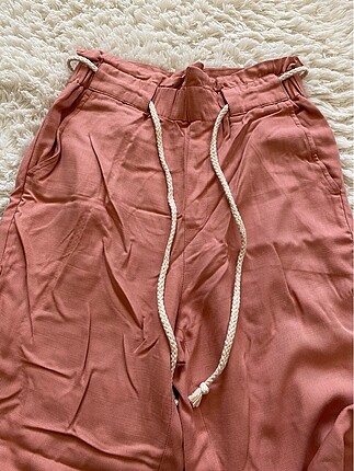 LC Waikiki Lc Waikiki marka Yüksel bel pantolon.