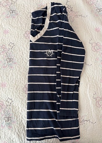 Polı V Yaka Çizgili Tişörtü - Görsel 2