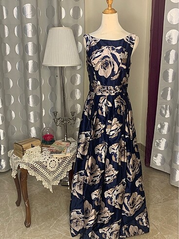 diğer Beden çeşitli Renk Güller elbise eliza j markası