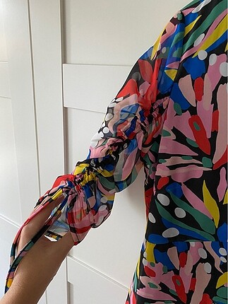 Trendyol & Milla Renkli büzgü kol detaylı elbise