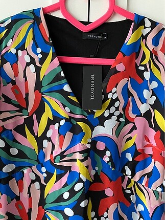 38 Beden Renkli büzgü kol detaylı elbise