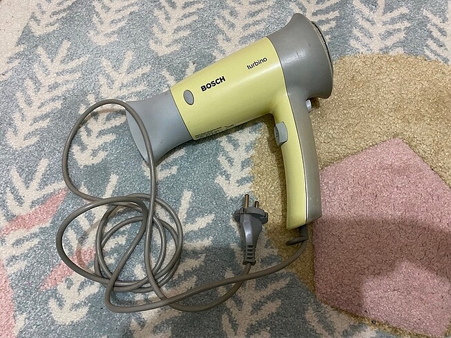 Saç kurutma makinası