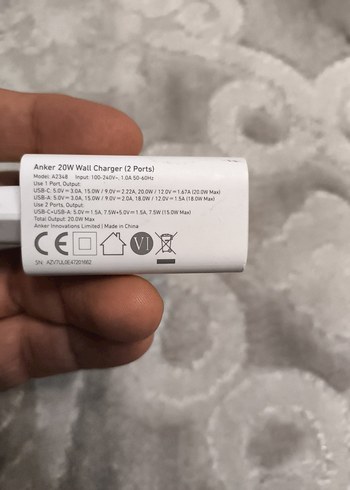 Beyaz ve Gri Çift USB Telefon Şarj Cihazı anker - Görsel 2