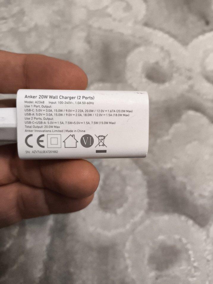 Beyaz ve Gri Çift USB Telefon Şarj Cihazı anker - Görsel 2