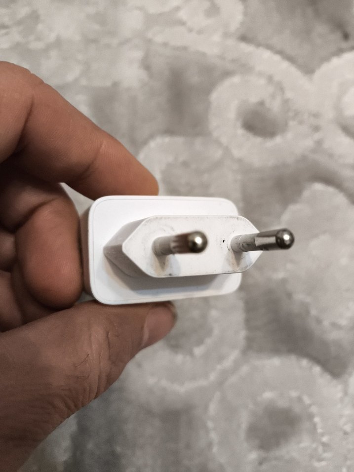 Beyaz ve Gri Çift USB Telefon Şarj Cihazı anker - Görsel 3