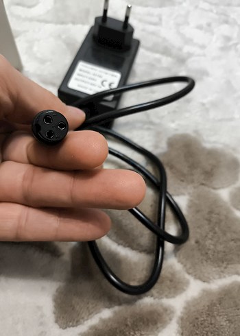 42V 1A Siyah Telefon Şarj Aleti - Görsel 3