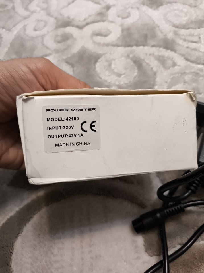 42V 1A Siyah Telefon Şarj Aleti - Görsel 5