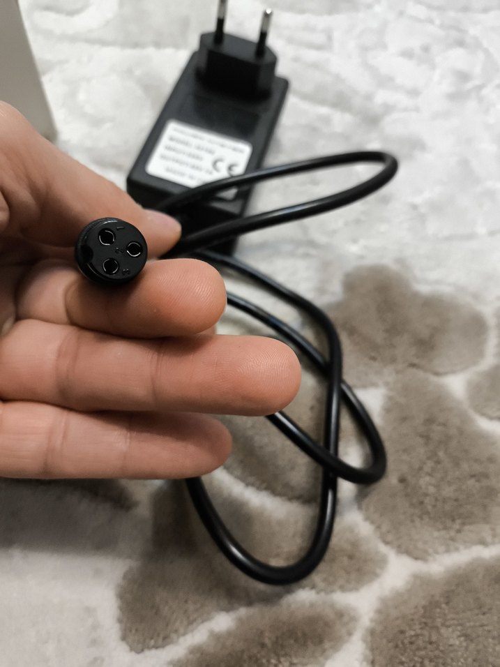 42V 1A Siyah Telefon Şarj Aleti - Görsel 3