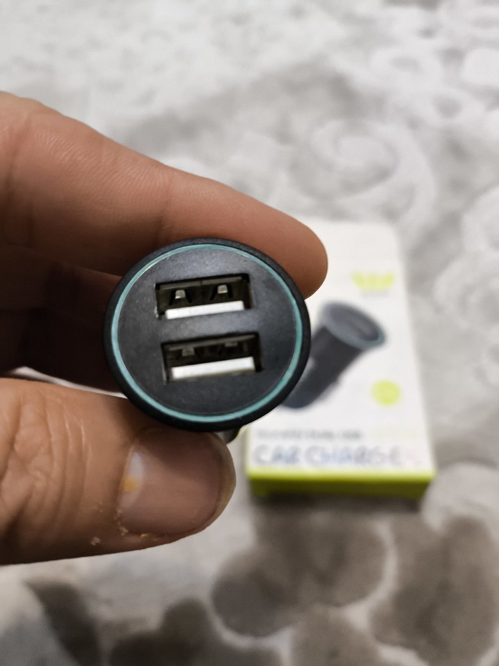 USAMS Siyah Araç Şarj Cihazı - Görsel 2