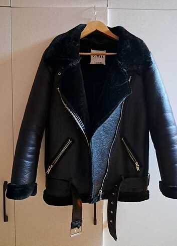 Zara kürklü biker