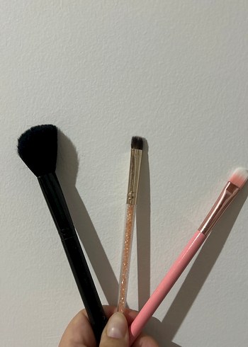 Kırmızı Kalp Kutulu Makyaj Fırça Seti - Görsel 11