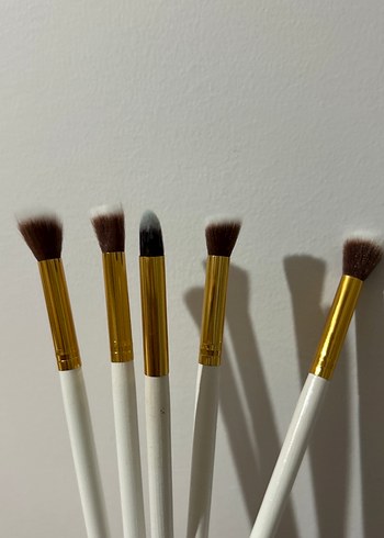 Kırmızı Kalp Kutulu Makyaj Fırça Seti - Görsel 7