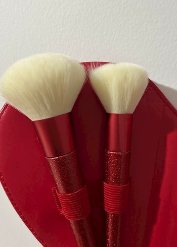 Kırmızı Kalp Kutulu Makyaj Fırça Seti - Görsel 3