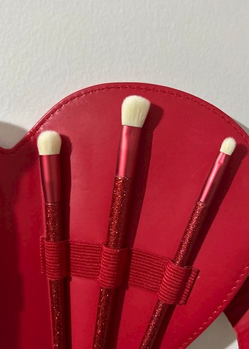 Kırmızı Kalp Kutulu Makyaj Fırça Seti - Görsel 4