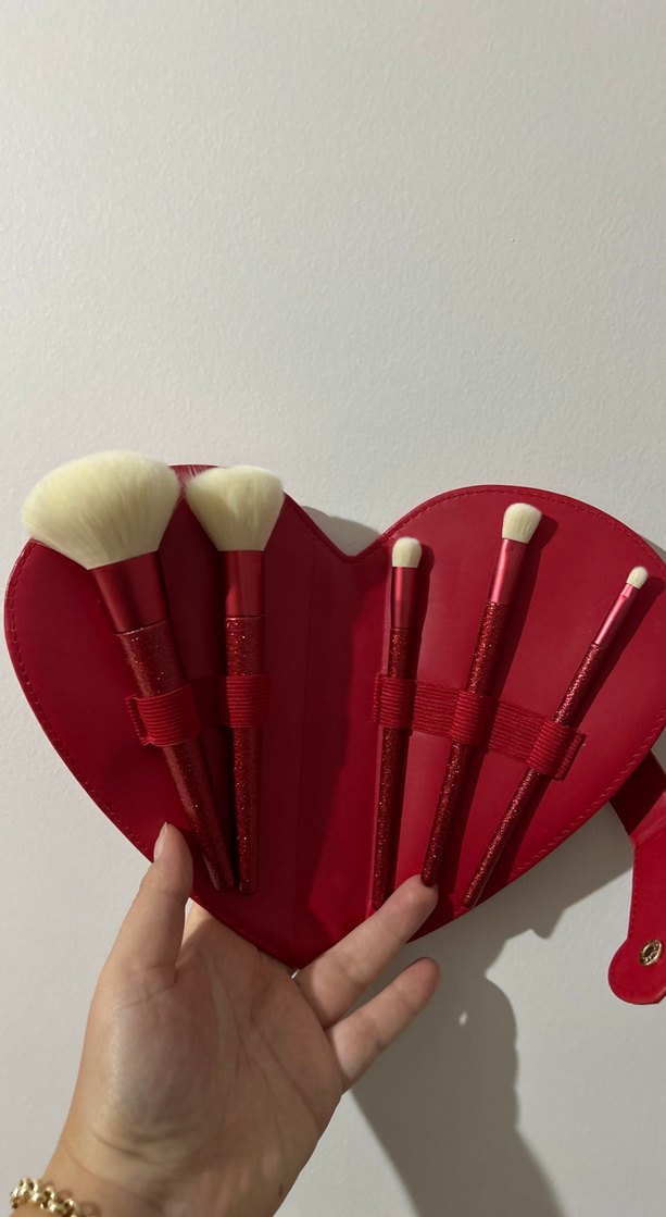 Kırmızı Kalp Kutulu Makyaj Fırça Seti - Görsel 5