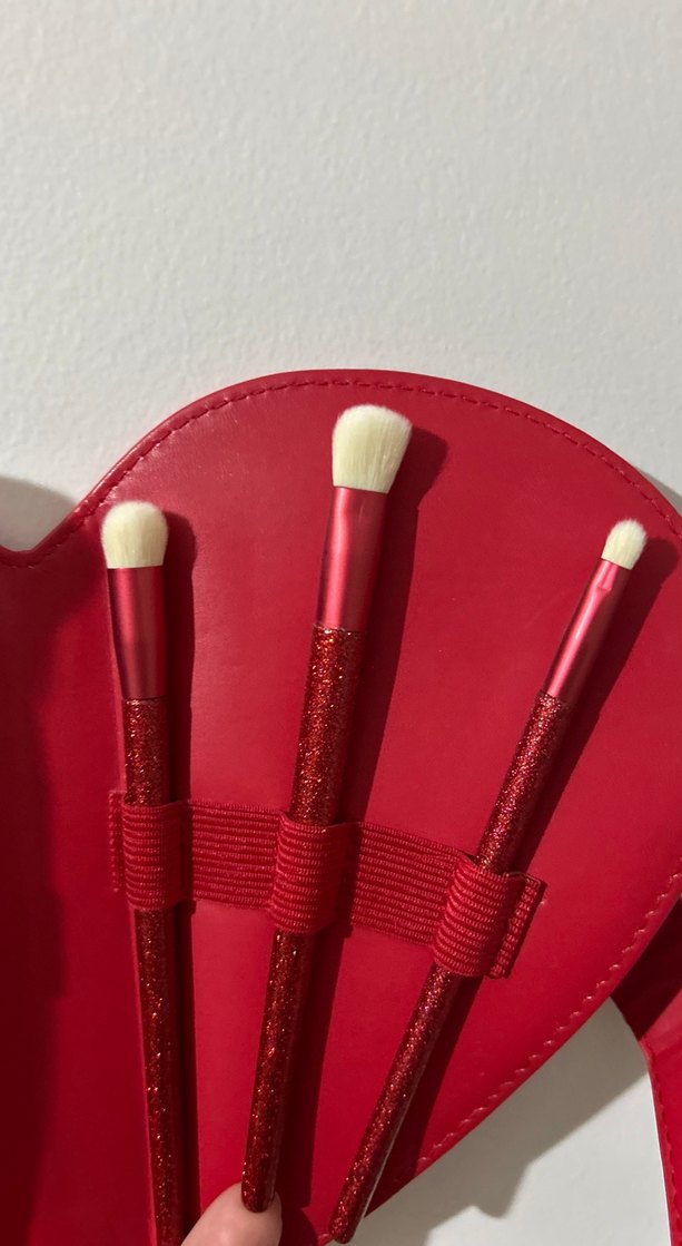 Kırmızı Kalp Kutulu Makyaj Fırça Seti - Görsel 4