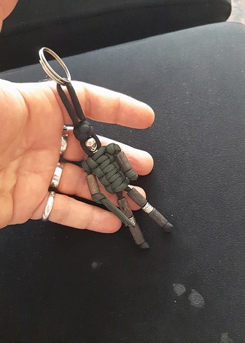 Kurukafa detaylı Paracord Bayan Anahtarlık - Görsel 3