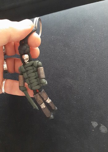 Kurukafa detaylı Paracord Bayan Anahtarlık - Görsel 5