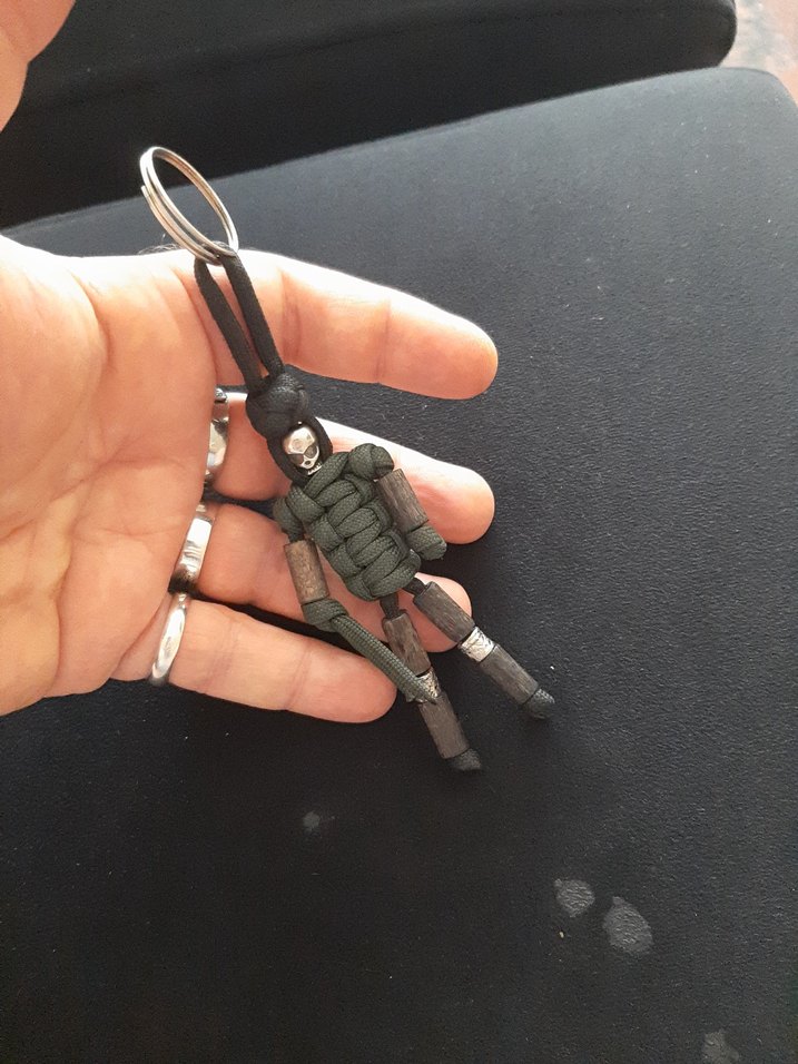 Kurukafa detaylı  Paracord  Bayan Anahtarlık - Görsel 3