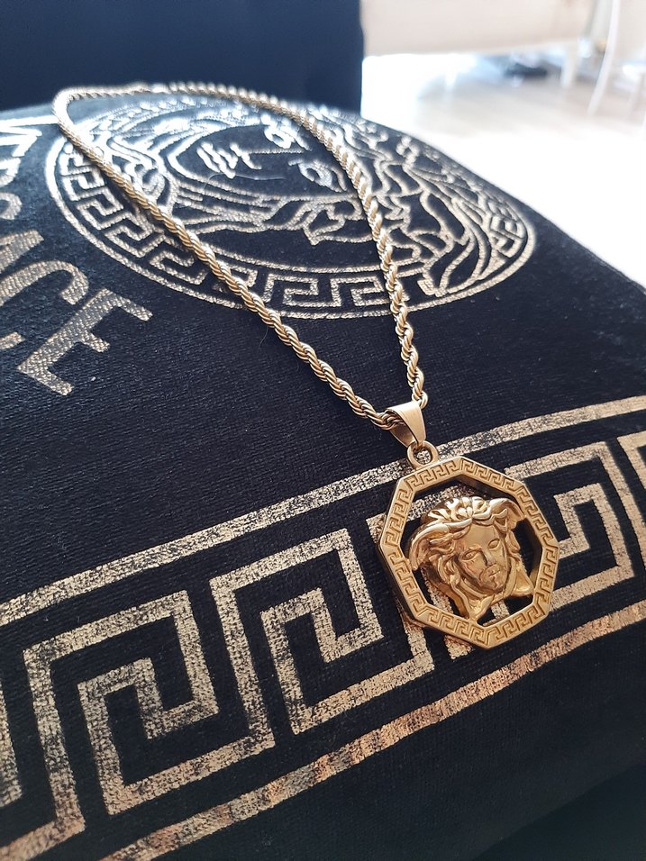 Altın Renk Paslanmaz çelik Madalyon Medusa Kolye - Görsel 2