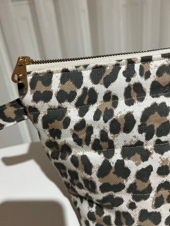 Deri Leopar Desenli Kadın Makyaj Çantası - Görsel 3