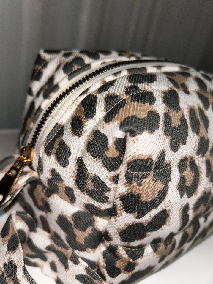 Tokalı Leopar Desenli Kadın Çanta - Görsel 2