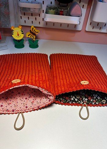 İster 11 inç tablet ister kitap için Kadife Kılıflar - Görsel 2