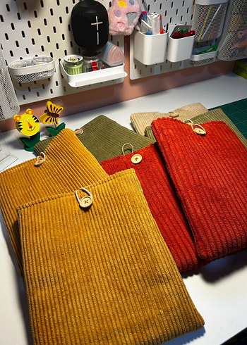 İster 11 inç tablet ister kitap için Kadife Kılıflar - Görsel 7