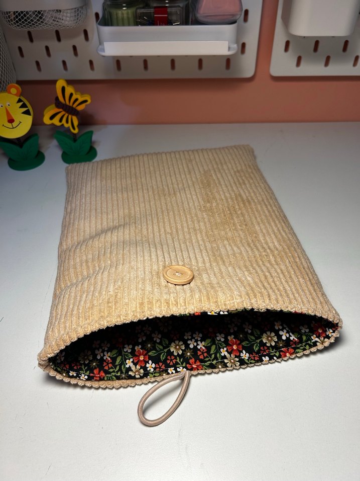 İster 11 inç tablet ister kitap için Kadife Kılıflar - Görsel 3