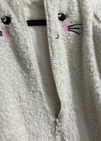 Beyaz Nakışlı Peluş Bebek Tulumu - Görsel 5