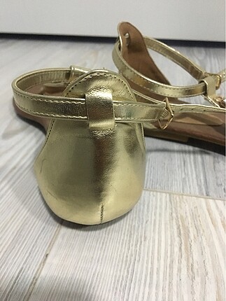 37 Beden altın Renk Gold taş detaylı çok şık Parmak arası Sandalet