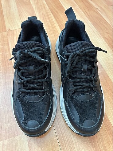 Deri sneaker
