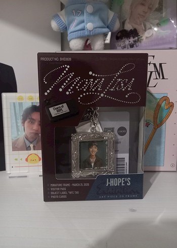 J Hope Mona Lisa Charm