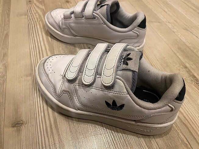 Adidas Orijinali
